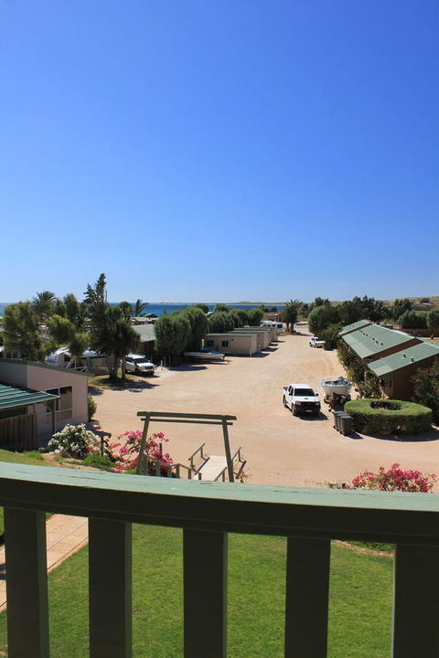 Ningaloo Coral Bay â€“ Bayview - Accommodation Kalgoorlie 21