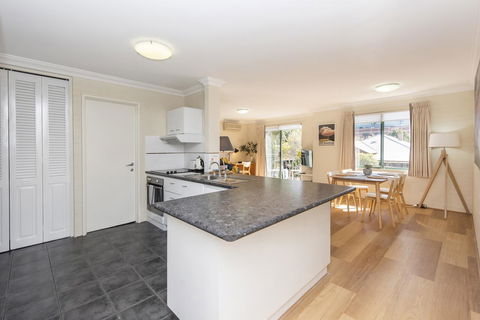 Subiaco Village - 34 - Accommodation Kalgoorlie 4