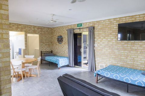 Lancelin Lodge - Accommodation Kalgoorlie 2
