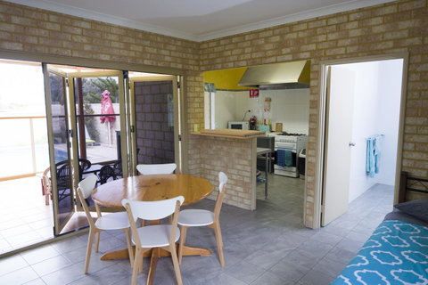 Lancelin Lodge - Accommodation Kalgoorlie 1