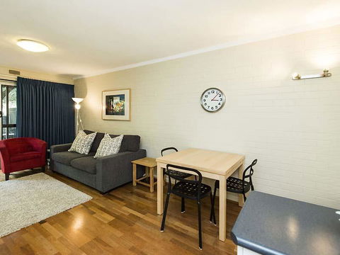 Rosalie 13 - Accommodation Kalgoorlie 6