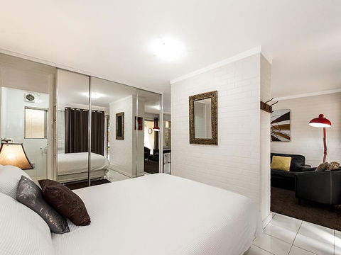Rosalie 02 - Accommodation Kalgoorlie 11