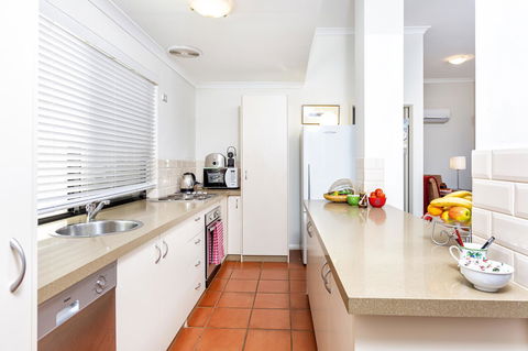 Como Executive Apartment - Accommodation Kalgoorlie 8