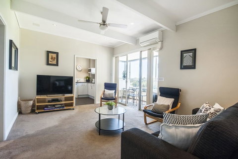 Derby 84 - Accommodation Kalgoorlie 8