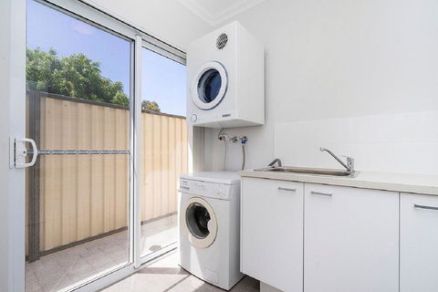 Victoria Park Town House - Accommodation Kalgoorlie 9