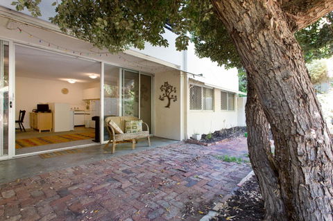 Retro Central Claremont Oasis - Accommodation Kalgoorlie 1