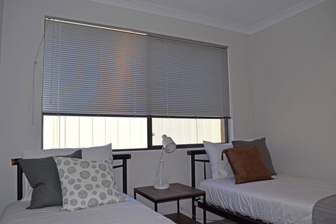 The Kingsleyâ€™s Place â€“ Piara Waters - Accommodation Kalgoorlie 8