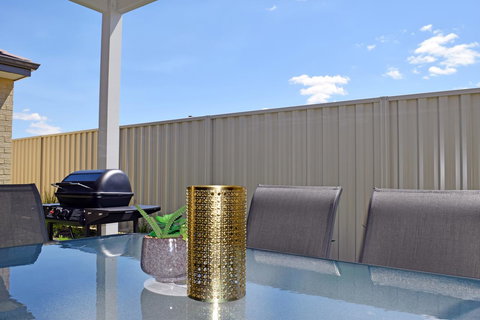 The Kingsleyâ€™s Place â€“ Piara Waters - Accommodation Kalgoorlie 4
