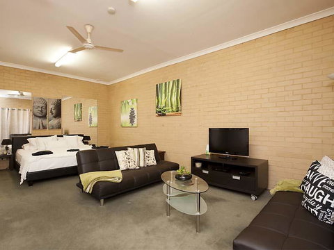 Garden Studio - Accommodation Kalgoorlie 1