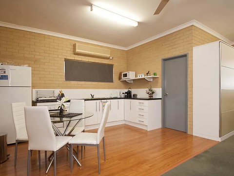 Garden Studio - Accommodation Kalgoorlie 2