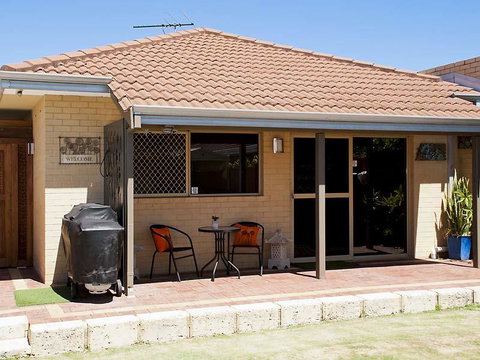 Garden Studio - Accommodation Kalgoorlie 0
