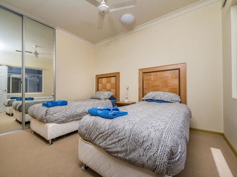 Seafront Unit 60 - Accommodation Kalgoorlie 2