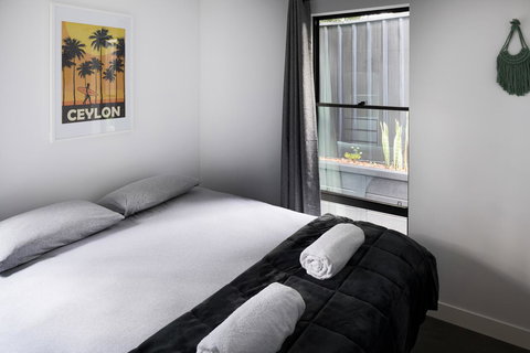 Berms And Barrels - New - Accommodation Kalgoorlie 6