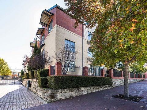 Subiaco Village 28 - Accommodation Kalgoorlie 25