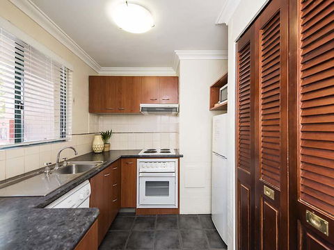 Subiaco Village 28 - Accommodation Kalgoorlie 15
