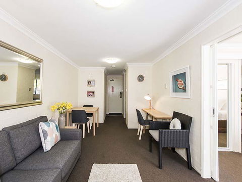 Subiaco Village 28 - Accommodation Kalgoorlie 3