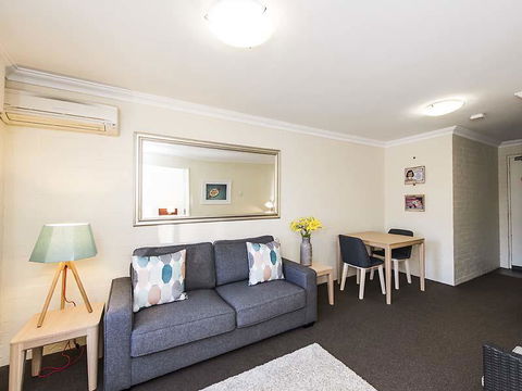 Subiaco Village 28 - Accommodation Kalgoorlie 5
