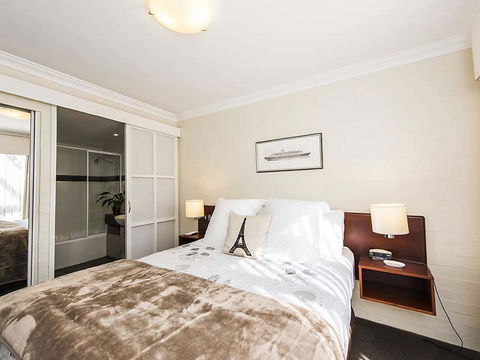Subiaco Village 28 - Accommodation Kalgoorlie 10