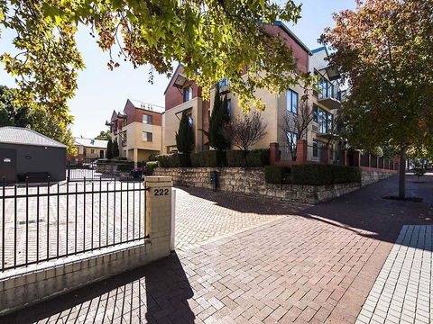 Subiaco Village 28 - Accommodation Kalgoorlie 22