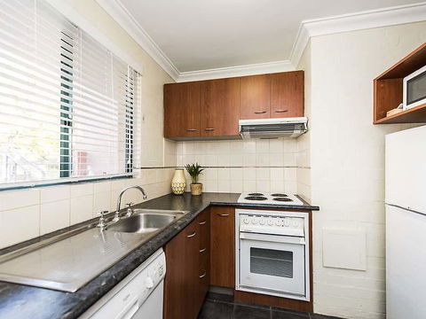 Subiaco Village 28 - Accommodation Kalgoorlie 13