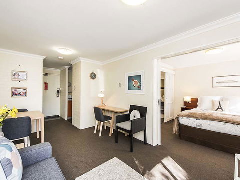 Subiaco Village 28 - Accommodation Kalgoorlie 4