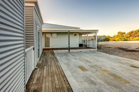 Blue Sky Escapes The Lookout Lancelin - Accommodation Kalgoorlie 2