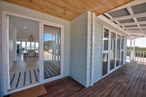 Blue Sky Escapes The Lookout Lancelin - Accommodation Kalgoorlie 8