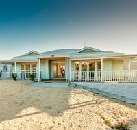 Blue Sky Escapes The Lookout Lancelin - Accommodation Kalgoorlie