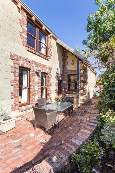 100 On South Callan Apartments - Accommodation Kalgoorlie 23