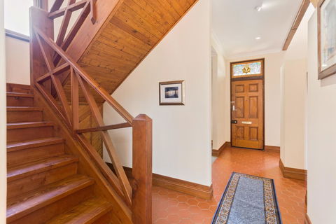 100 On South Callan Apartments - Accommodation Kalgoorlie 8