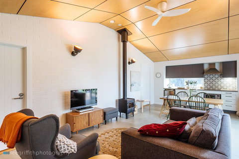 Stablebase - Accommodation Kalgoorlie 6