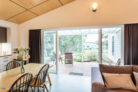 Stablebase - Accommodation Kalgoorlie 10