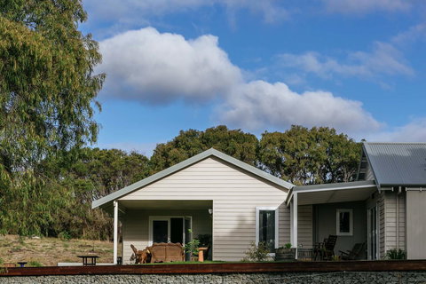 Stablebase - Accommodation Kalgoorlie 2