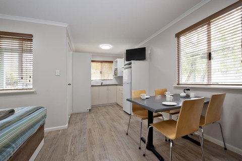 Mandalay Holiday Resort And Tourist Park - Accommodation Kalgoorlie 38
