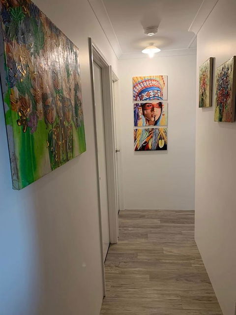 Stylish Colourfull Getaway - Accommodation Kalgoorlie 10