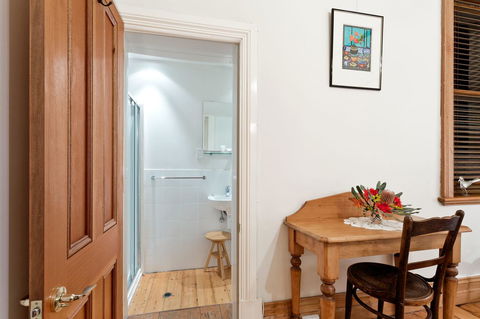 Annie's Victorian Terrace Accommodation Fremantle - Accommodation Kalgoorlie 12