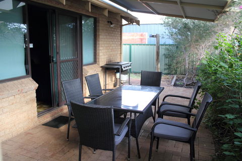 Kestrel Chalets - Accommodation Kalgoorlie 11