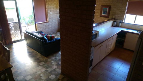 Kestrel Chalets - Accommodation Kalgoorlie 4