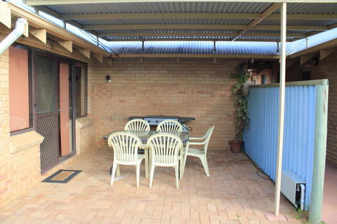 Kestrel Chalets - Accommodation Kalgoorlie 13