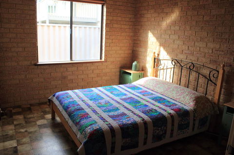 Kestrel Chalets - Accommodation Kalgoorlie 12