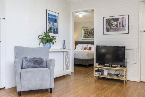 Hensman 10 - Accommodation Kalgoorlie 9