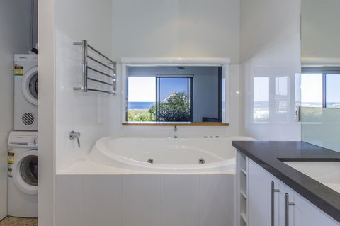 Aquatic Visions - Accommodation Kalgoorlie 7