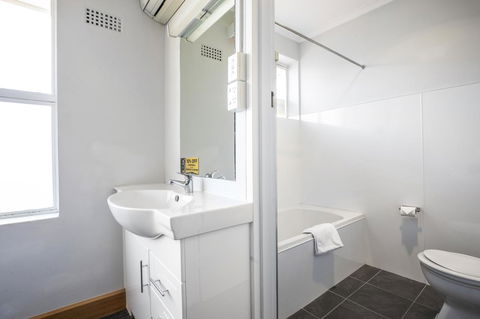 Nightcap At Carlyle Hotel - Accommodation Kalgoorlie 4