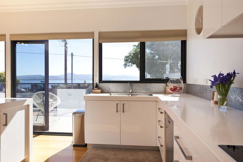 Sandy Bay Waterfront Home - Accommodation Kalgoorlie 13