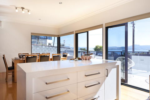 Sandy Bay Waterfront Home - Accommodation Kalgoorlie 20