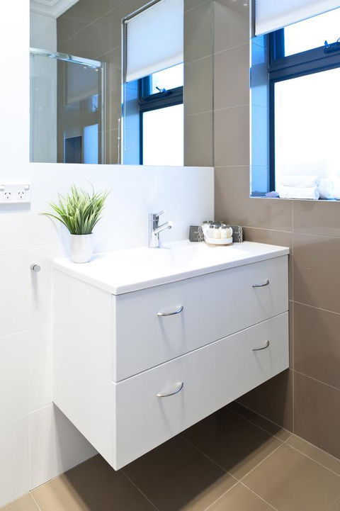 Sandy Bay Waterfront Home - Accommodation Kalgoorlie 34