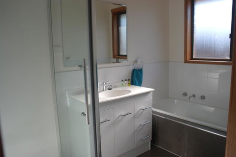 Modern 2 Bedroom Appartment - Accommodation Kalgoorlie 11