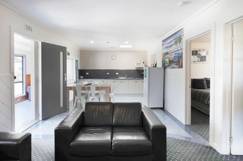 Georges Bay Apartments - Accommodation Kalgoorlie 34