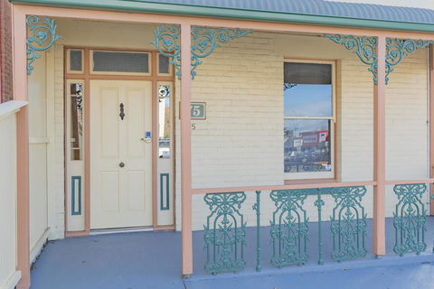 4 Bedroom House - Hobart CBD - Free Parking - Free WIFI - Accommodation Kalgoorlie 25