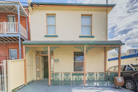 4 Bedroom House - Hobart CBD - Free Parking - Free WIFI - Accommodation Kalgoorlie 14